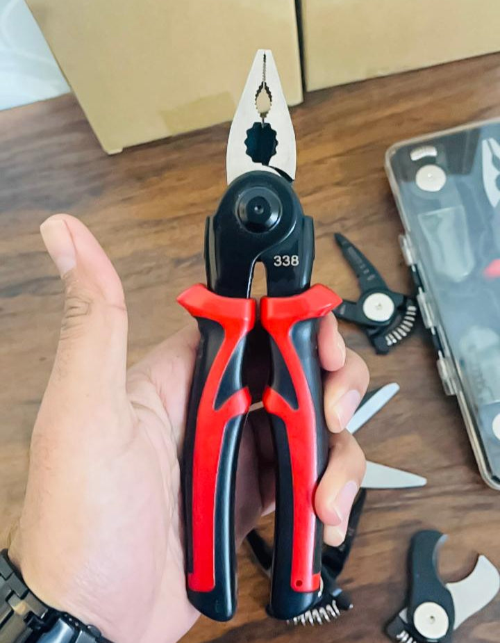 Easy & Fast Multifunctional 5 In 1 Replaceable Tools Set